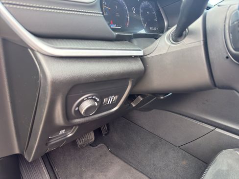 Used 2025 Jeep Grand Cherokee Altitude AWD/4WD image 14