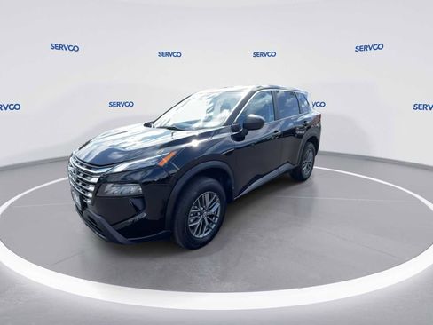 Used 2024 Nissan Rogue S image 4