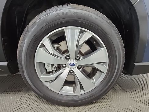 Used 2024 Subaru Ascent Premium w/ Convenience Package image 46