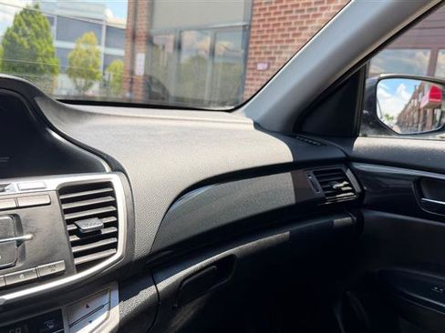 Used 2015 Honda Accord Sport image 35