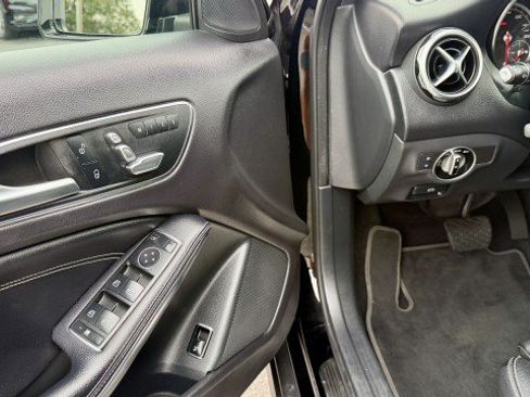 Used 2019 Mercedes-Benz GLA 250 4MATIC image 10