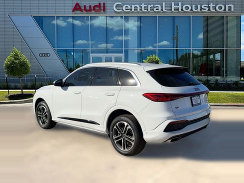 New 2025 Audi Q5 Premium w/ 19" Wheel Package image 3