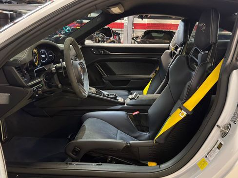 Used 2025 Porsche 911 GT3 RS RWD image 19