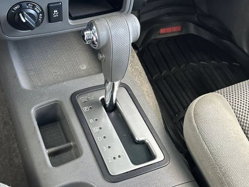 Used 2013 Nissan Frontier SV AWD/4WD image 20