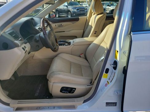 Used 2014 Lexus LS 460 image 17