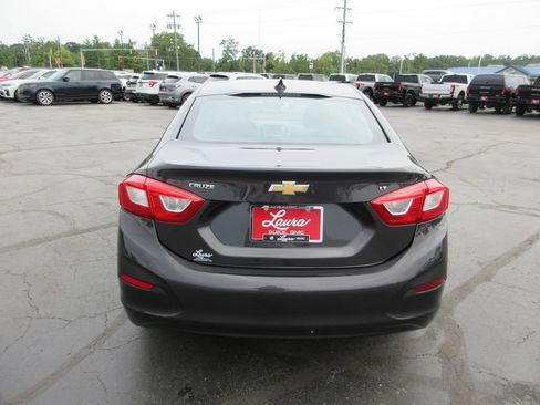 Certified 2017 Chevrolet Cruze LT w/ Convenience Package FWD image 7
