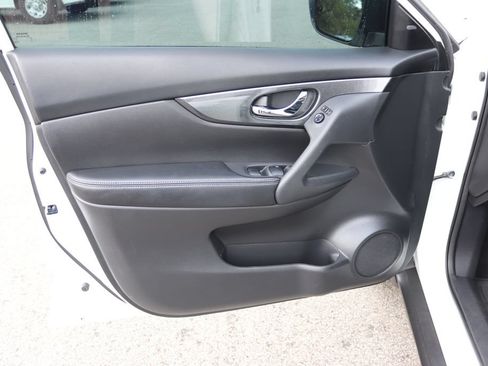 Used 2016 Nissan Rogue SL AWD/4WD image 23