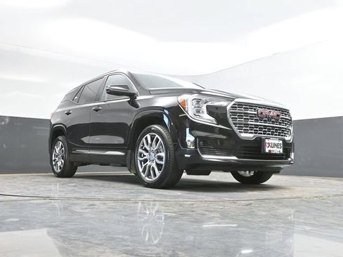 Used 2023 GMC Terrain Denali w/ Denali Premium Package AWD/4WD image 39