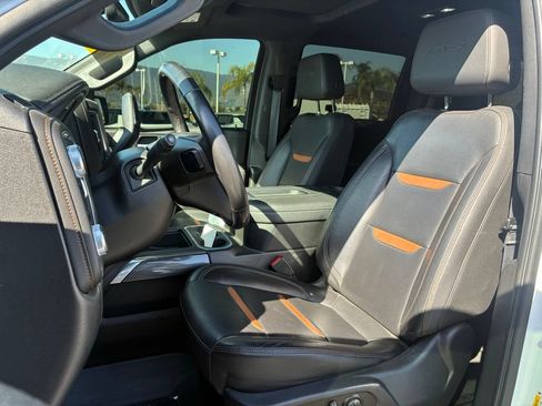 Used 2021 GMC Sierra 1500 AT4 w/ AT4 Value Package AWD/4WD image 11