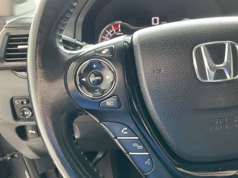 Used 2016 Honda Pilot Touring image 11