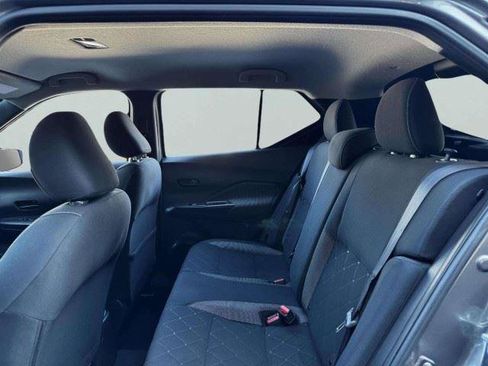 Used 2020 Nissan Kicks S FWD image 34