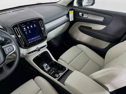 New 2026 Volvo XC40 B5 Plus w/ Protection Package Premier AWD/4WD image 21