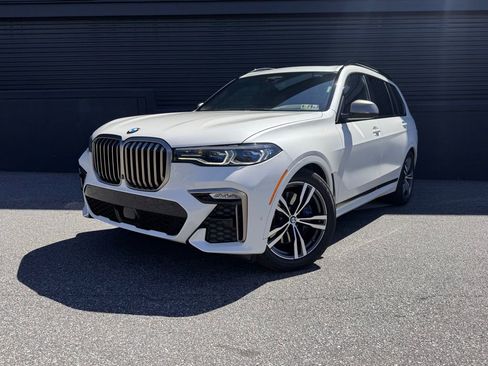 Used 2022 BMW X7 M50i w/ Dynamic Handling Package image 1