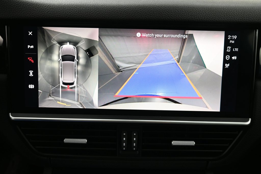 Certified 2023 Porsche Cayenne AWD/4WD image 21