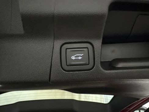 Used 2023 GMC Acadia Denali w/ Denali Technology Package AWD/4WD image 19