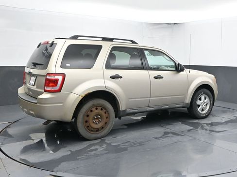 Used 2010 Ford Escape XLT FWD image 3