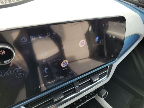 New 2026 Chevrolet Equinox EV LT image 13