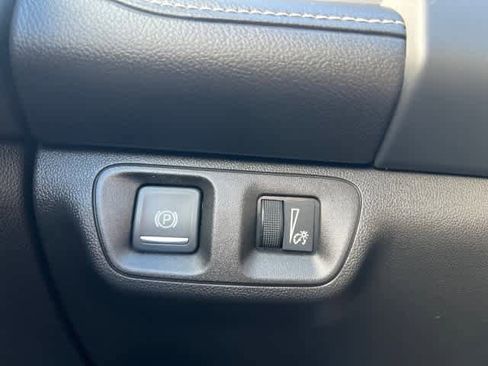 Used 2021 GMC Acadia SLE w/ Driver Convenience Package image 29