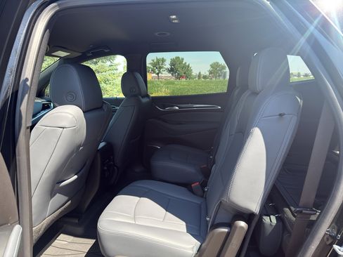 Used 2024 Buick Enclave Essence image 13