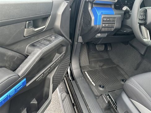 New 2025 Toyota Tacoma TRD Off-Road image 15