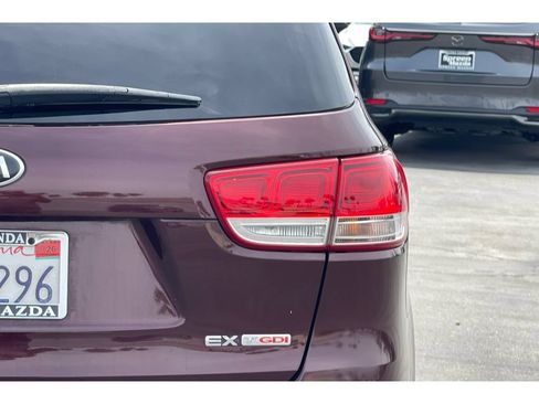 Used 2017 Kia Sorento EX FWD image 8