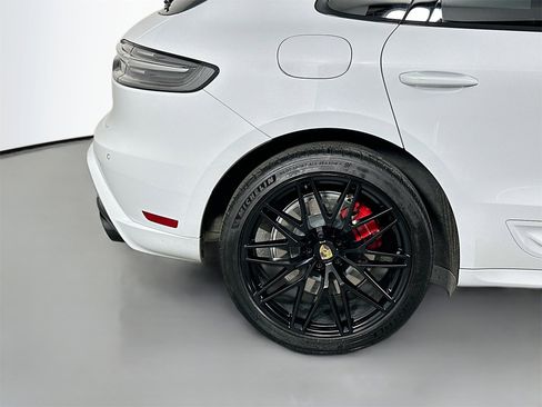 Certified 2022 Porsche Macan GTS image 13