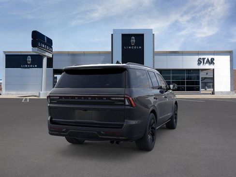 New 2025 Lincoln Navigator Reserve w/ Jet Appearance Package image 8