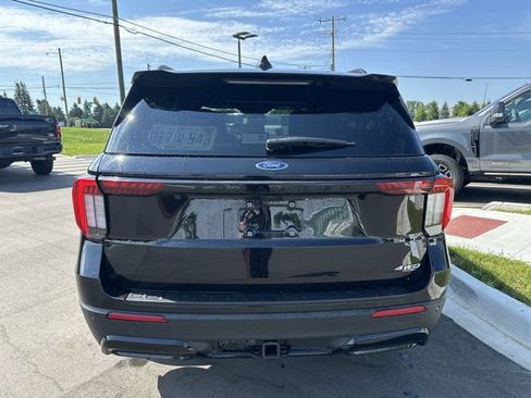Certified 2025 Ford Explorer ST-Line AWD/4WD image 4