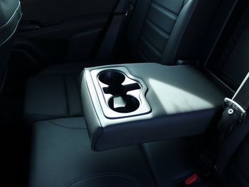 Used 2025 Alfa Romeo Tonale w/ Premium Package image 34