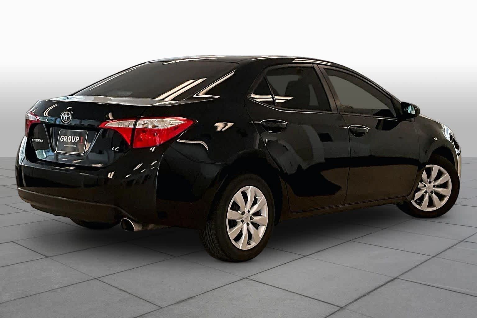 Used 2016 Toyota Corolla LE FWD image 12