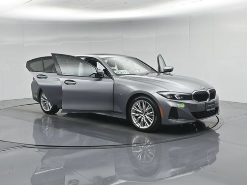Used 2023 BMW 330e w/ Convenience Package RWD image 37