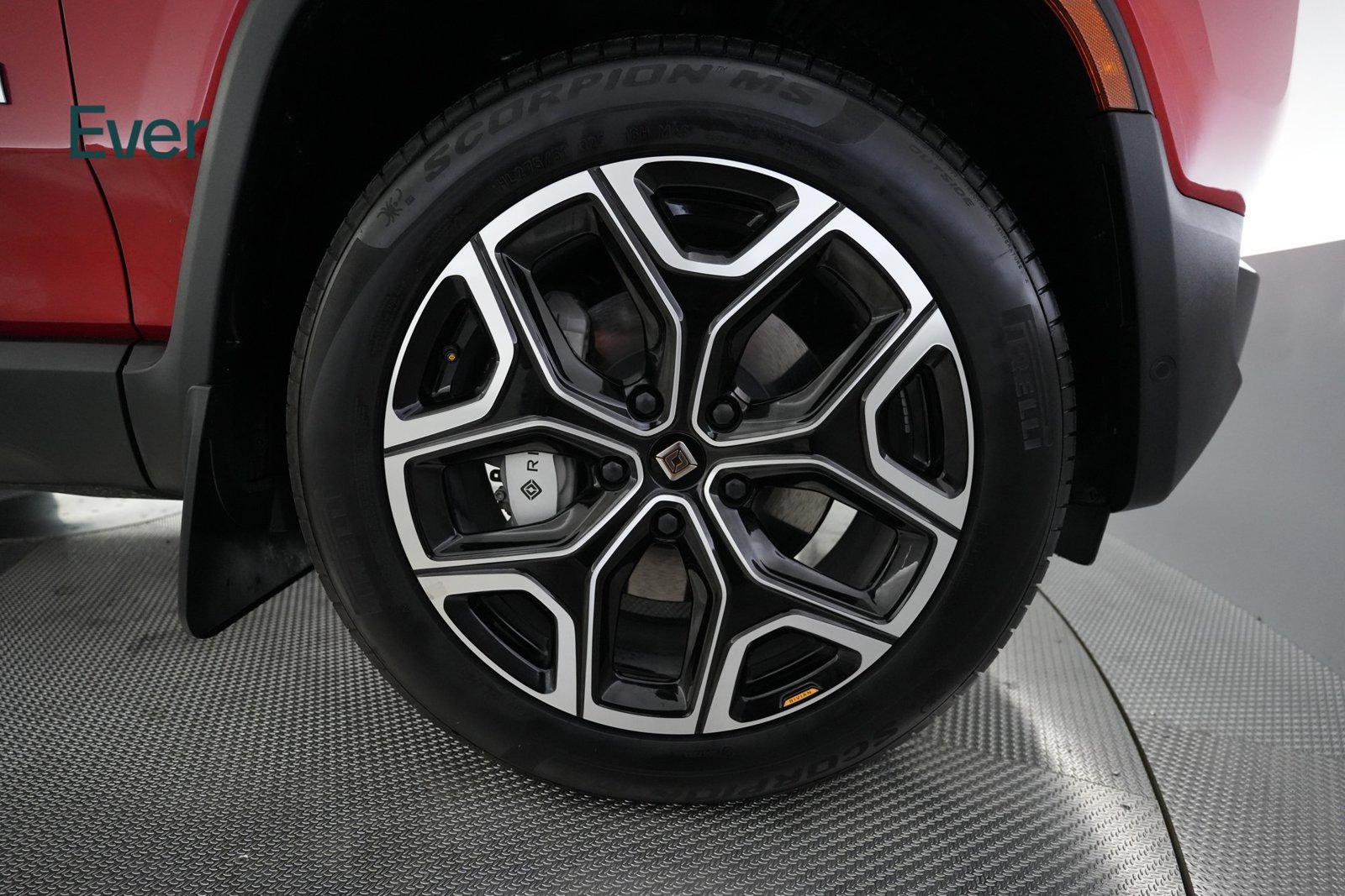 Used 2025 Rivian R1S Adventure Dual AWD/4WD image 21