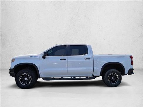 Used 2022 Chevrolet Silverado 1500 ZR2 w/ Technology Package image 9