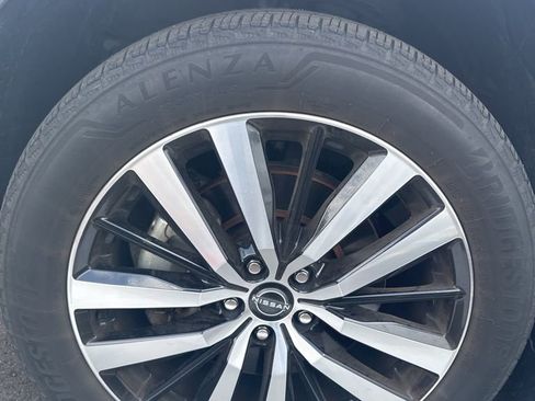 Used 2023 Nissan Pathfinder Platinum FWD image 10