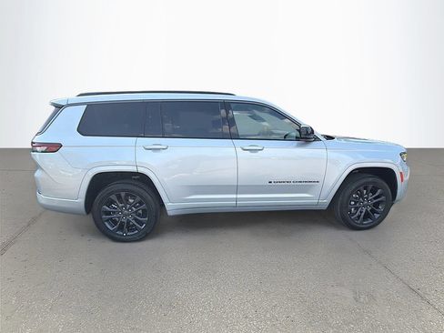 New 2026 Jeep Grand Cherokee L Limited AWD/4WD image 7