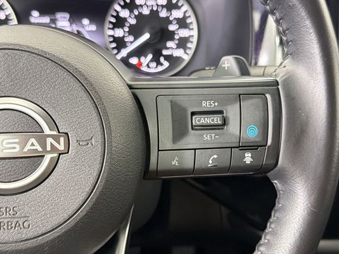 Used 2024 Nissan Pathfinder SV FWD image 28