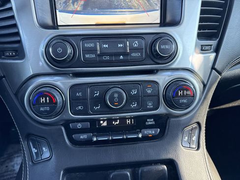 Used 2016 Chevrolet Suburban LT image 21