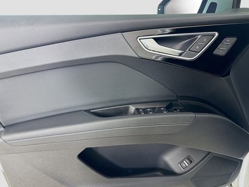 Used 2023 Audi Q4 e-tron Premium Plus w/ Premium Plus image 18