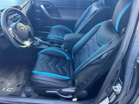 Used 2015 Scion tC FWD image 9