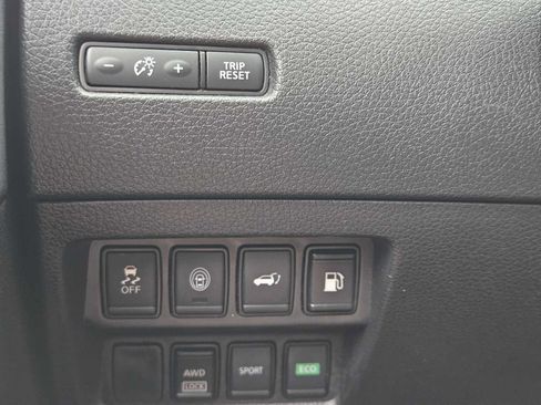 Used 2019 Nissan Rogue SV AWD/4WD image 24