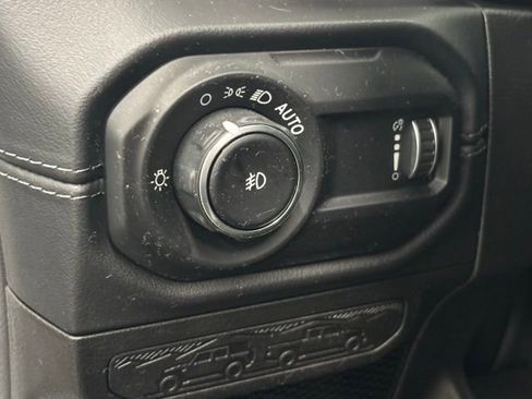 Used 2024 Jeep Wrangler Sahara w/ Safety Group image 17