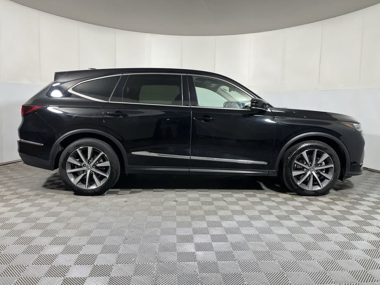 Certified 2025 Acura MDX w/ Technology Package AWD/4WD image 9