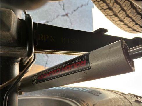 Used 2018 Toyota Tacoma TRD Off-Road w/ Technology Package image 16