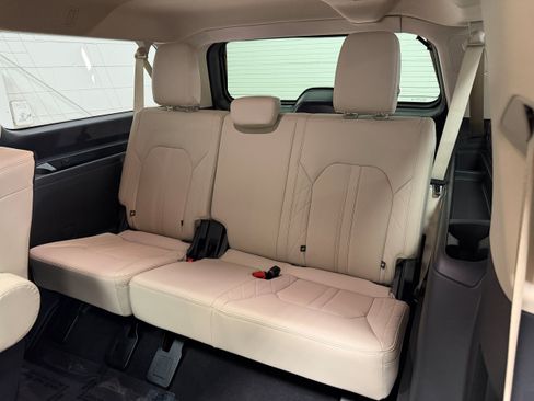 Used 2024 Ford Expedition Max Platinum AWD/4WD image 12