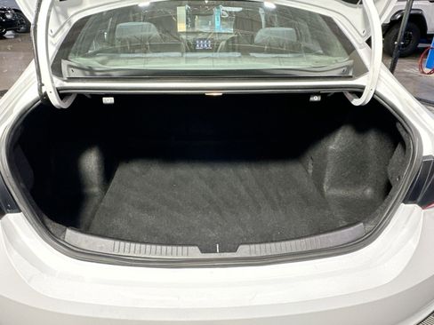 Used 2022 Chevrolet Malibu LT image 34