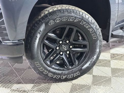 Used 2019 Chevrolet Silverado 1500 LT Trail Boss AWD/4WD image 2