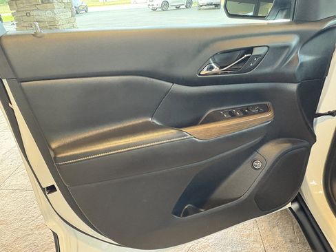 Used 2018 GMC Acadia SLE image 20