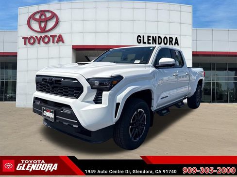 New 2026 Toyota Tacoma TRD Sport w/ TRD Sport Premium Package AWD/4WD image 4