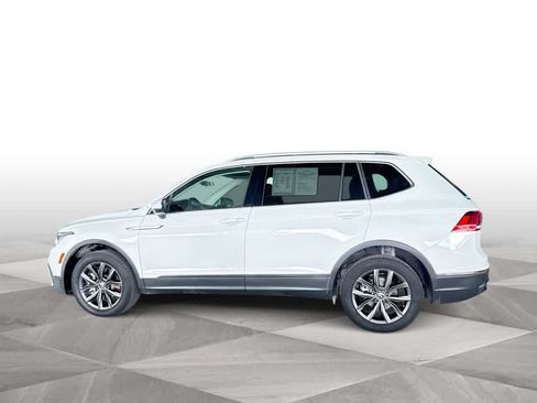 Certified 2022 Volkswagen Tiguan SE FWD image 5