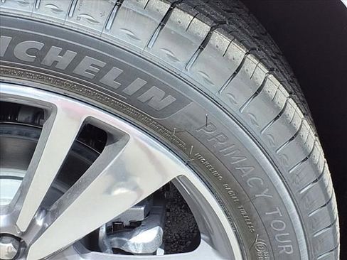 New 2025 Cadillac XT6 Premium Luxury image 14